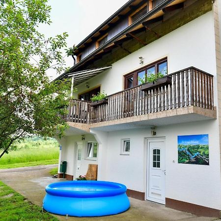 Apartman Leona Rakovica Luaran gambar