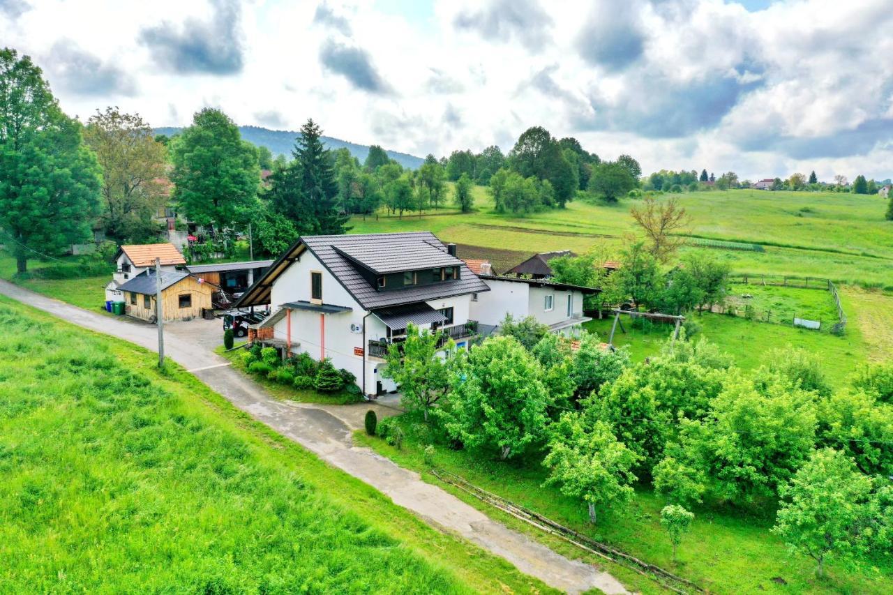 Apartman Leona Rakovica Luaran gambar
