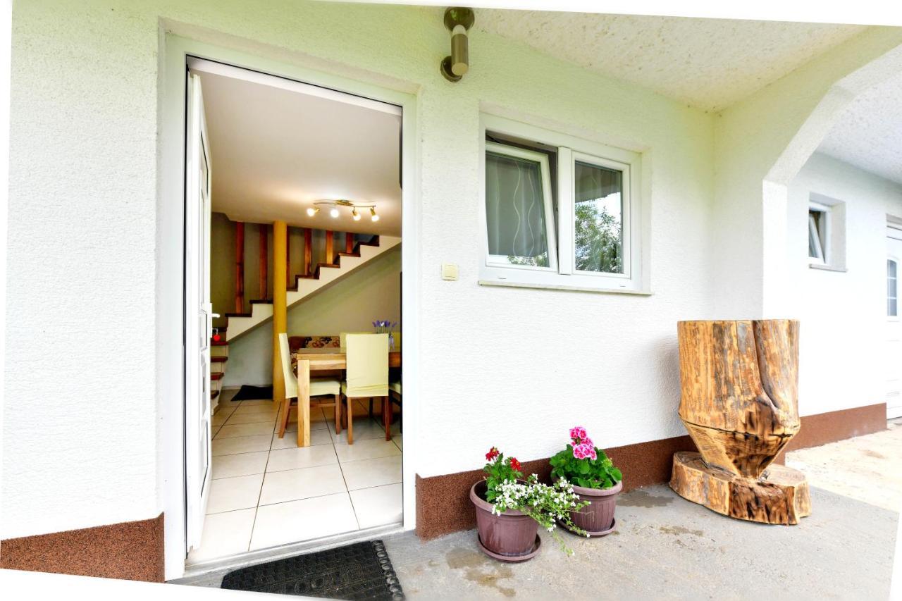 Apartman Leona Rakovica Luaran gambar
