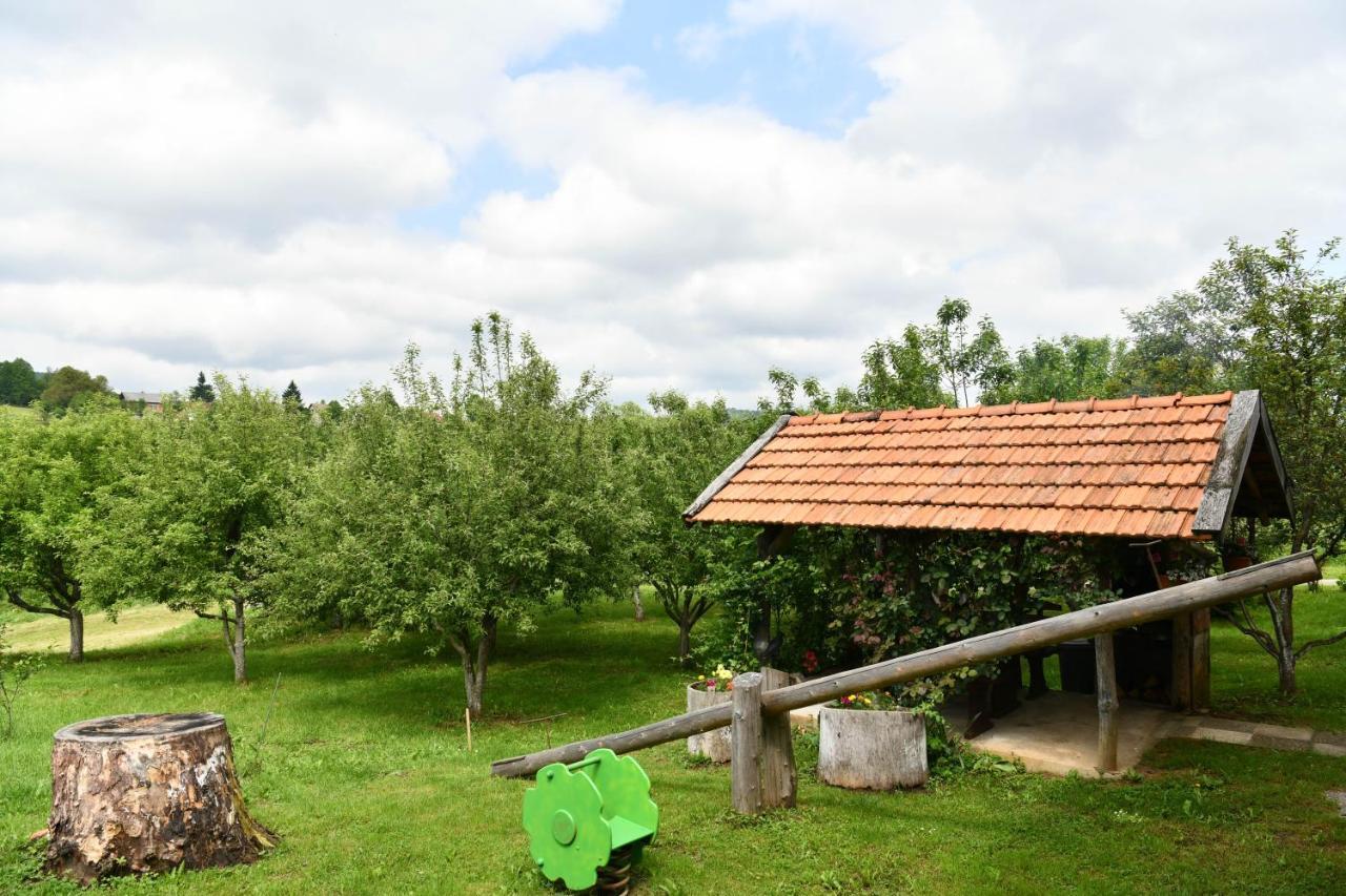 Apartman Leona Rakovica Luaran gambar