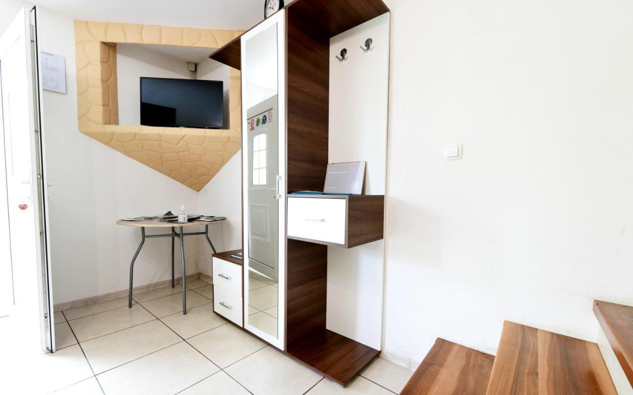 Apartman Leona Rakovica Luaran gambar
