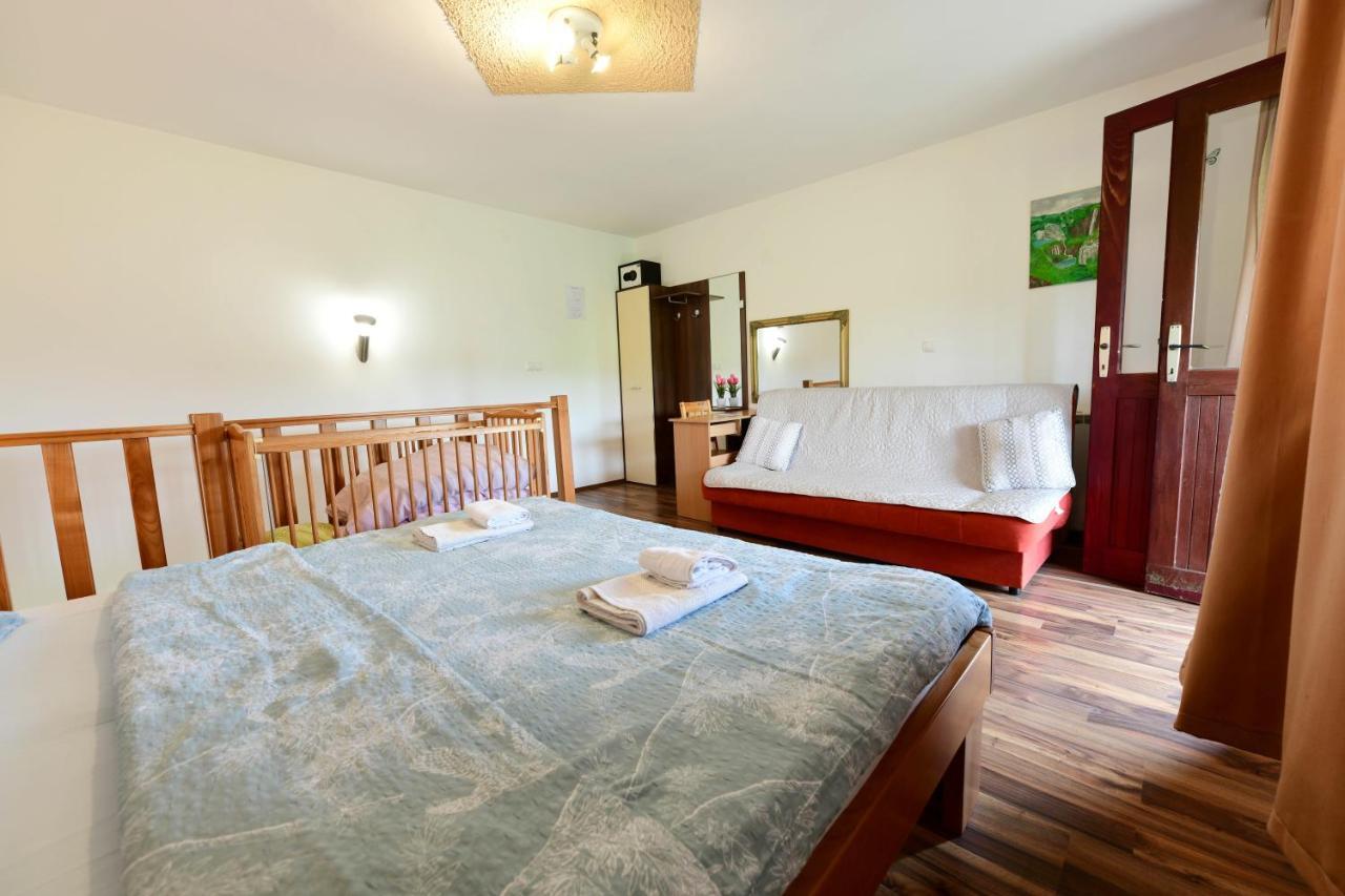 Apartman Leona Rakovica Luaran gambar