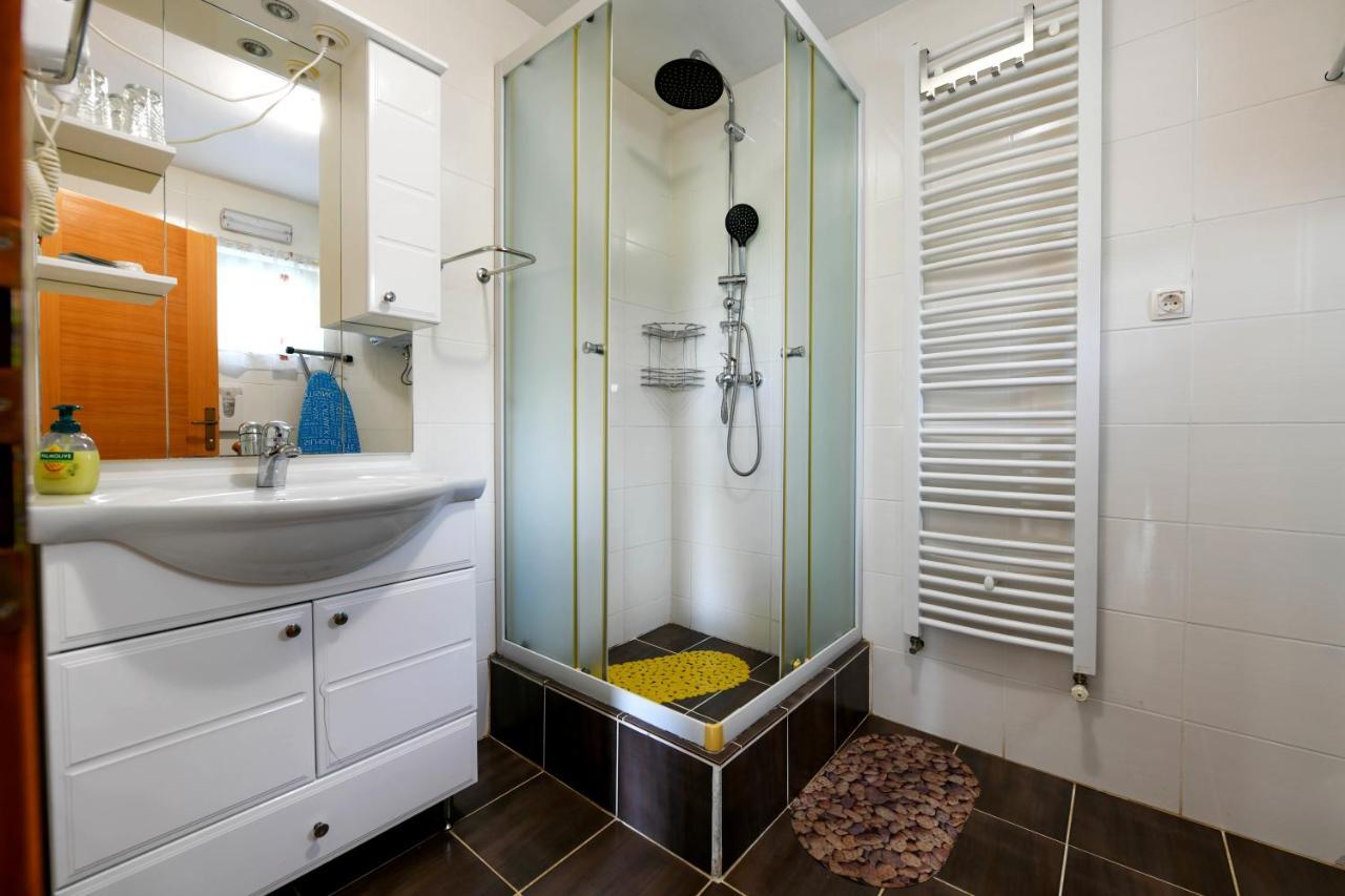 Apartman Leona Rakovica Luaran gambar