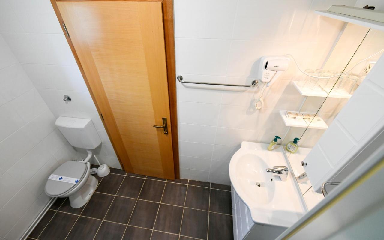 Apartman Leona Rakovica Luaran gambar